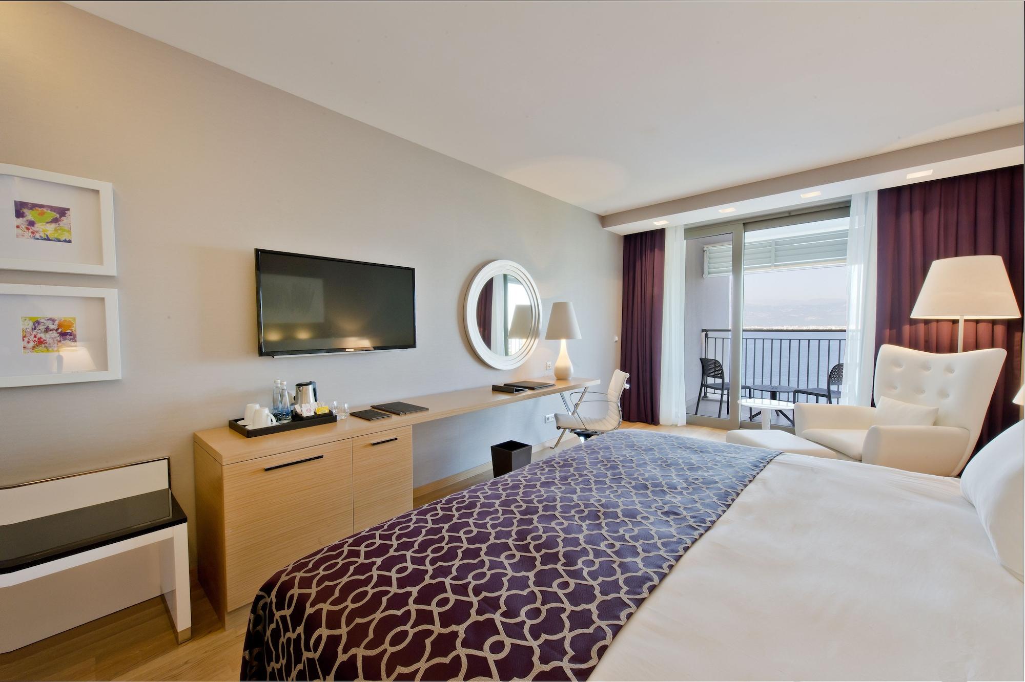 Akra Otel 5*