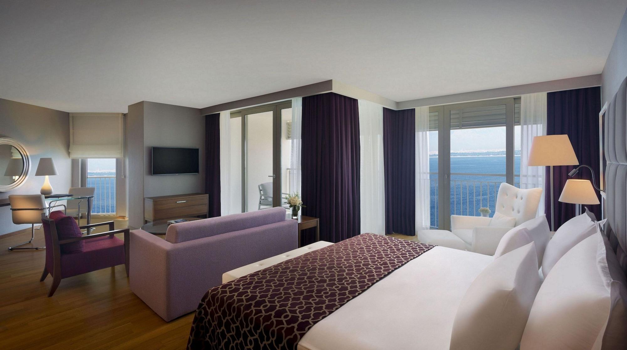 Akra Otel 5*