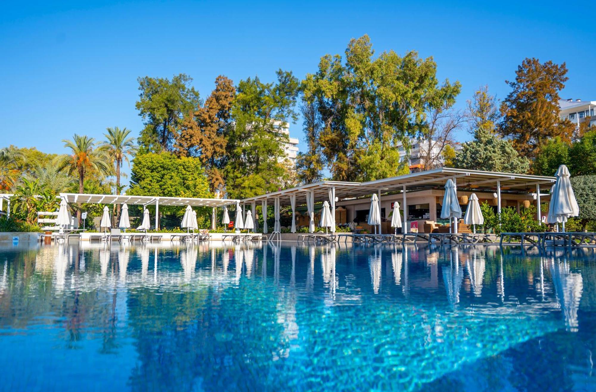 Otel Akra
